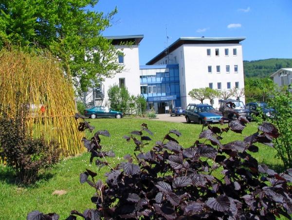 Die Familie Als Ganzes Sehen Und Alle Bekommen Hilfe Rehaklinik St Landelin In Herbolzheim Und Caritas Haus Feldberg Rufen Kombi Therapie Ins Leben Regiotrends