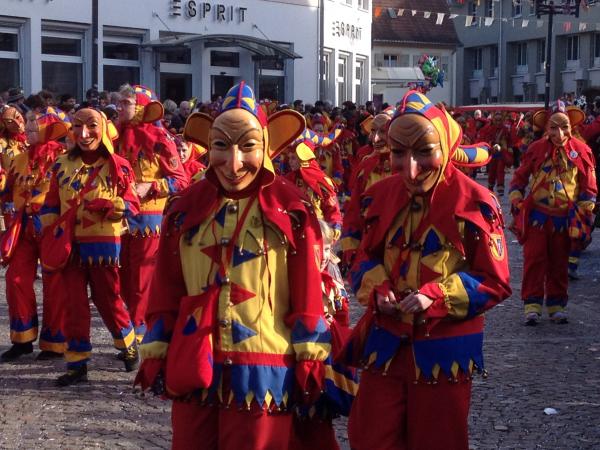 Emmendinger Hansele beim Umzug 2017

Foto: Narrenzunft Emmendinger Hansele