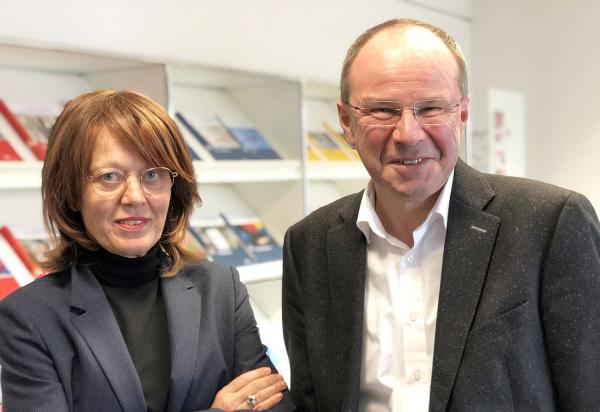 Neue Doppelspitze bei der Landeszentrale für politische Bildung Baden-Württemberg.
Die neue Doppelspitze der Landeszentrale für politische Bildung Baden-Württemberg: Sibylle Thelen und Lothar Frick.

Foto: Landeszentrale für politische Bildung Baden-Württemberg  