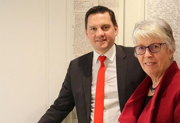 Deutsches Tagebucharchiv: Finanzierungsgespräche kommen in Gang.
SPD-Bundestagsabgeordneter Johannes Fechner und Marlene Kayen (Vorstandsvorsitzende Deutsches Tagebucharchiv).

Foto: Büro Johannes Fechner