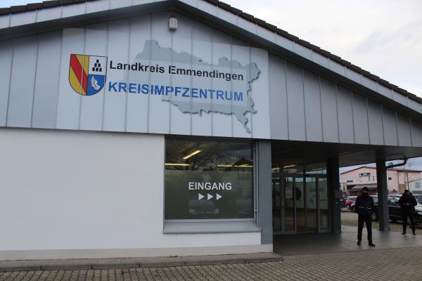 Landkreis Emmendingen Astrazeneca Kommt Auch Im Landkreis Emmendingen Wieder Zum Einsatz Kreisimpfzentrum Kenzingen Meldet Sich Wegen Ersatz Impftermin Regiotrends