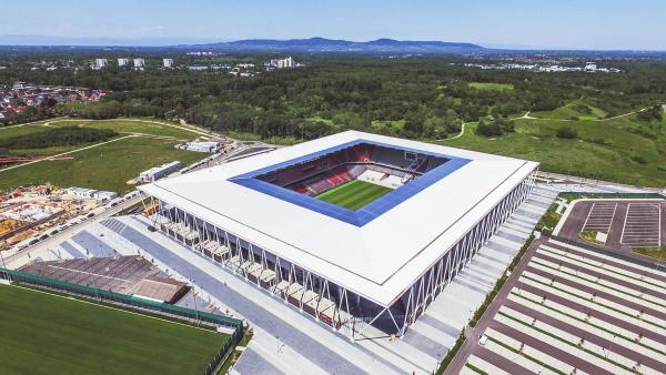 Zukunftsweisende Partnerschaft zwischen SC Freiburg und badenova - Südbadischer Versorger wird umfassender Energie- und Umweltpartner des Fußball-Bundesligisten.
Das neue Stadion "von oben"

Foto: SC Freiburg 