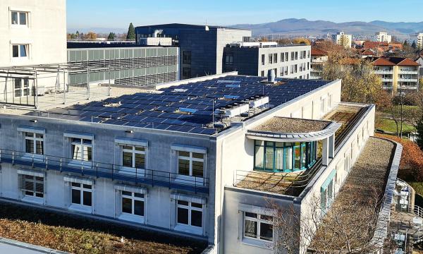 Sonnenenergie für den Campus Bad Krozingen der Uniklinik Freiburg.

Foto: Badenova - Uniklinik Freiburg