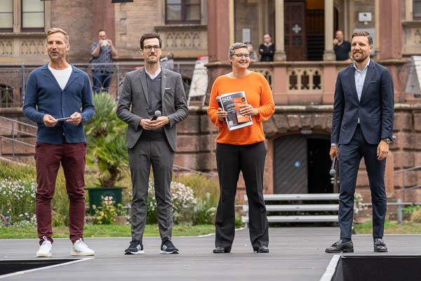 Eröffnungsfeier der Freiburger Fashion Days.
Von links:  Sportclub Stadionsprecher Stefan Mayer, Oberbürgermeister Martin Horn, FWTM-Chefin Hanna Böhme und David Lehr (Vorstand z ́Friburg in der Stadt).

REGIOTRENDS-Foto: Jens Glade