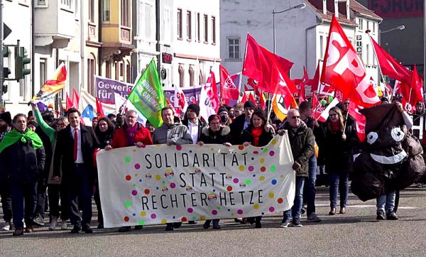 Offenburg: Ausschreitungen Bei Demo-Chaos Um AfD-Parteitag In Offenburg ...