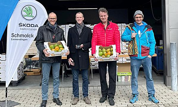 Die Aktion mit 30.000 Mangos (14 Tonnen!) wird auch in diesem Jahr wieder durch die Emmendinger Unternehmen Wäscherei Wolfsperger, Autohaus Schmolck Volksbank Breisgau Nord unterstützt.

Bild: Autohaus Schmolck