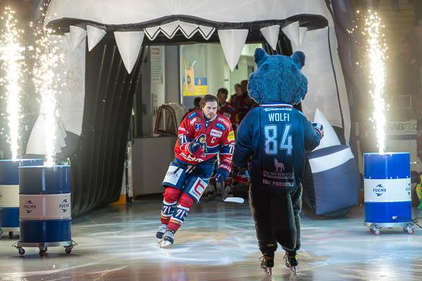 EHC Freiburg verliert gegen Dresdner Eislöwen mit 2:4 

Foto: Jens Glade / Internetzeitung REGIOTRENDS