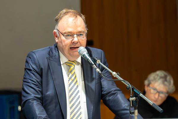 Informationsveranstaltung zum bevorstehenden Bürgerentscheid

Bürgermeister Heinz-Rudolf Hagenacker.

Foto: Jens Glade / Internetzeitung REGIOTRENDS