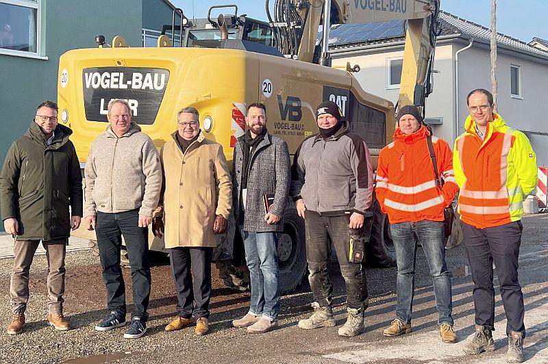 Spatenstich ohne Spaten in Neuried.

Foto: Gemeinde Neuried