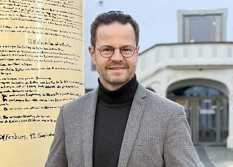 "Nutzen Sie Ihr im Grundgesetz verbrieftes Stimmrecht." - Wahlaufruf von Marco Steffens (Oberbürgermeister Offenburg, Bild) zur Bundestagswahl (23. Februar 2025).

Foto: Stadt Offenburg - Robin Sester