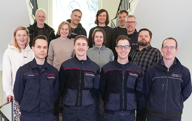 Beschäftigte der Stadt Lahr legten erfolgreich das Sportabzeichen ab.
Die erfolgreichen Sportlerinnen und Sportler der Stadt Lahr mit Heiko Heimburger (rechts) und Senja Dewes (links).

Foto: Stadt Lahr