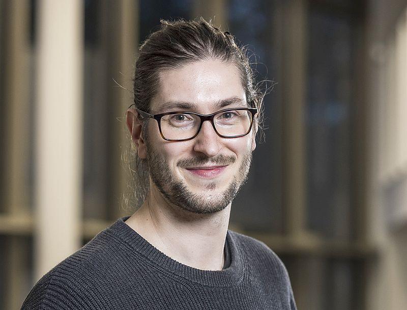 Künstliche Intelligenz in der Justiz - Markus Langer (Leiter der Abteilung Arbeits- und Organisationspsychologie der Universität Freiburg, Bild) befasst sich in seinem Teilprojekt mit Schnittstelle von Psychologie und künstlicher Intelligenz.

Foto: Albert-Ludwigs-Universität Freiburg - Christian Stein