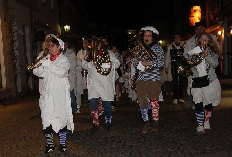 "SchmuDo" in Emmendingen - Hemdglunkerumzug - Schlüsselübergabe - Narrenbaum stellen 

Bild: Reinhard Laniot /REGIOTRENDS lokal: "EM-extra" 