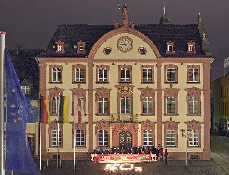 22. März 2025: „Licht aus. Stimme an. Für einen lebendigen Planeten.“ in Offenburg - Stadt beteiligt sich an Earth Hour für den Klimaschutz.

Foto: Stadt Offenburg 