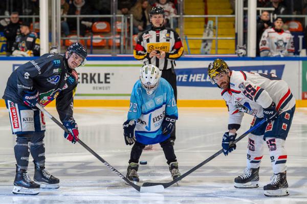 Dezimierter EHC Freiburg verliert auch viertes Playoff-Viertelfinalspiel gegen Kassel

Foto: Jens Glade / Internetzeitung REGIOTRENDS